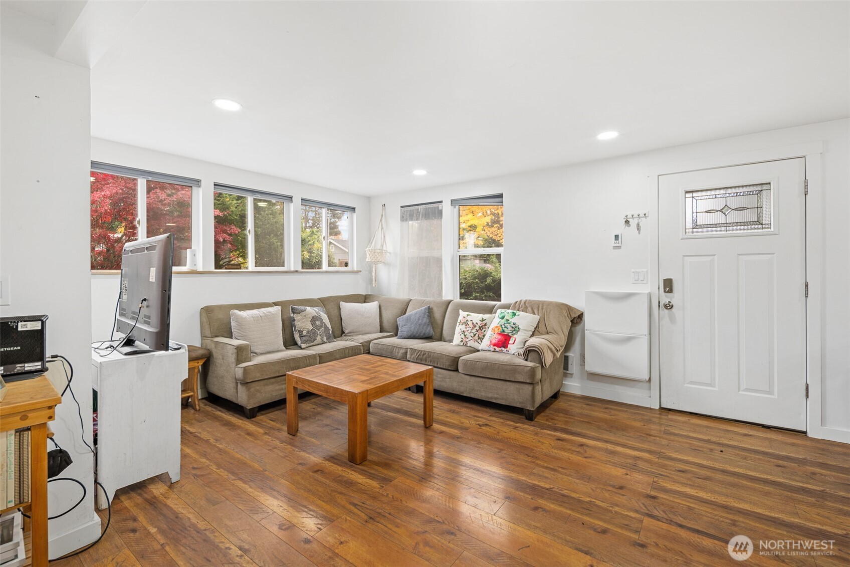1645 South 272nd Street, Unit 13 Federal Way, WA 98003 - Photo 9 of 27 a living room with furniture and a window