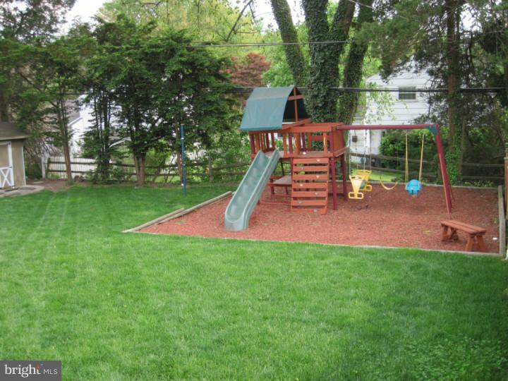 517 Paddock Road Havertown, PA 19083 - Photo 24 of 25 Exterior Back