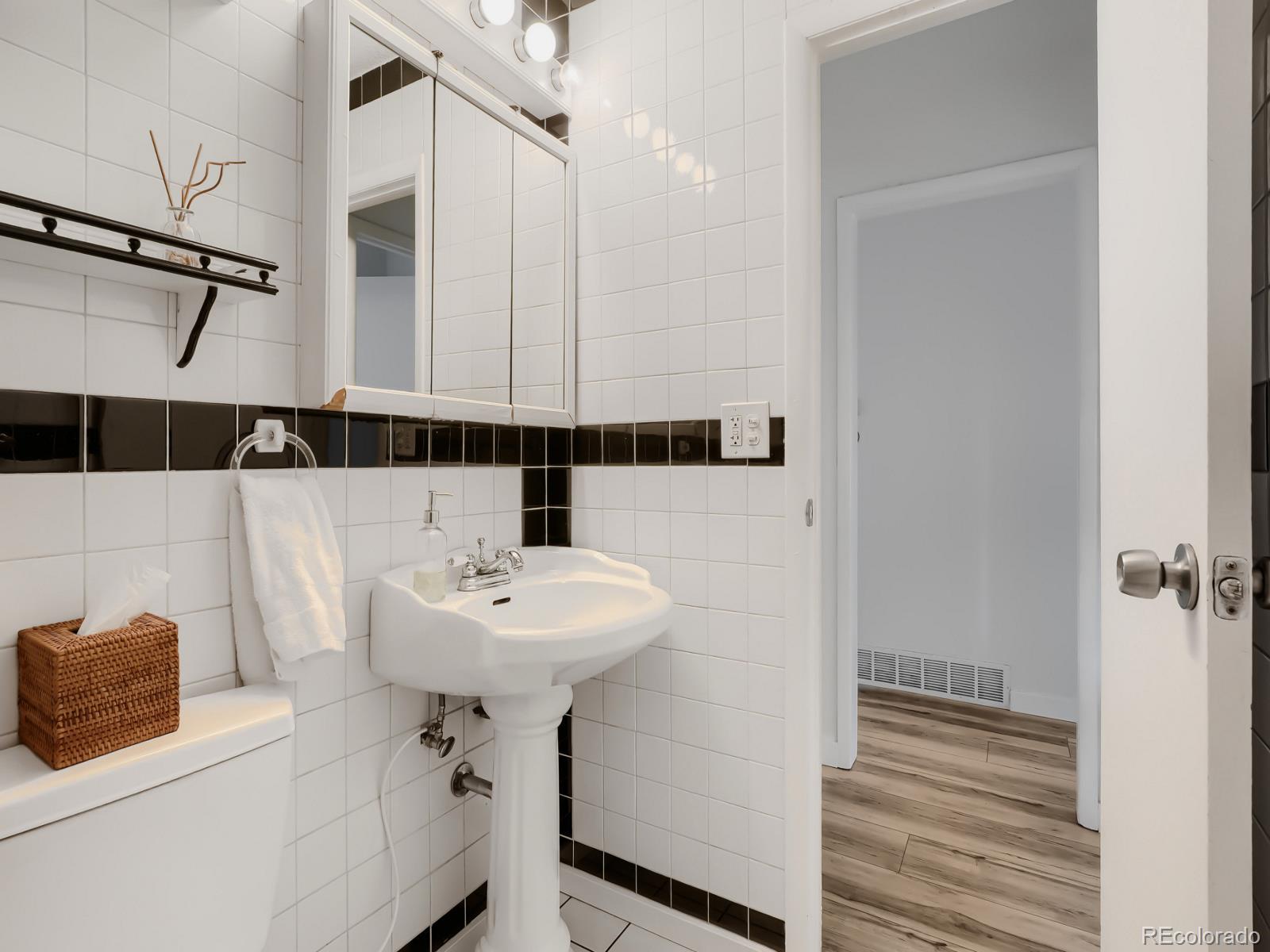 5533 Raritan Way Denver, CO 80221 - Photo 15 of 26 Gallery Image 15