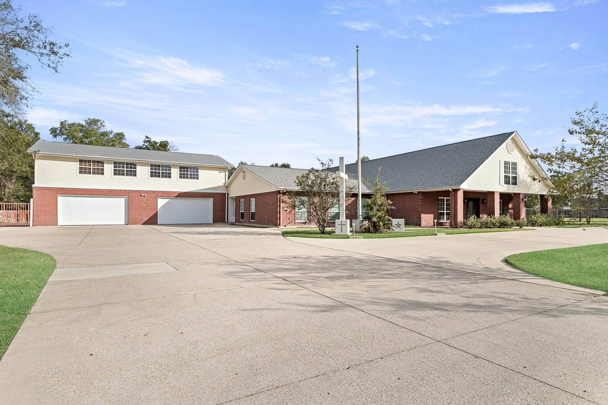 486 Parish Road Orange, TX 77632 - Photo 4 of 49