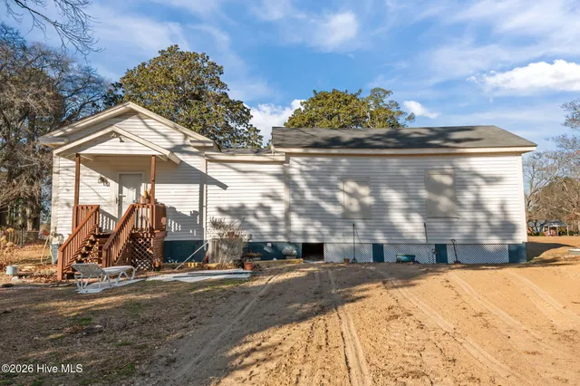 $295,000 | 3298 Yankee Hall Road, Greenville, NC 27834