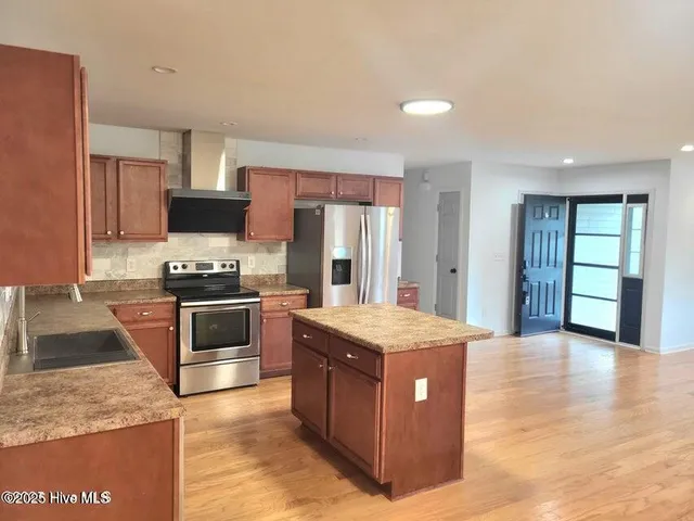 $1,800 | 1003 Summerfield Court, Jacksonville, NC 28546