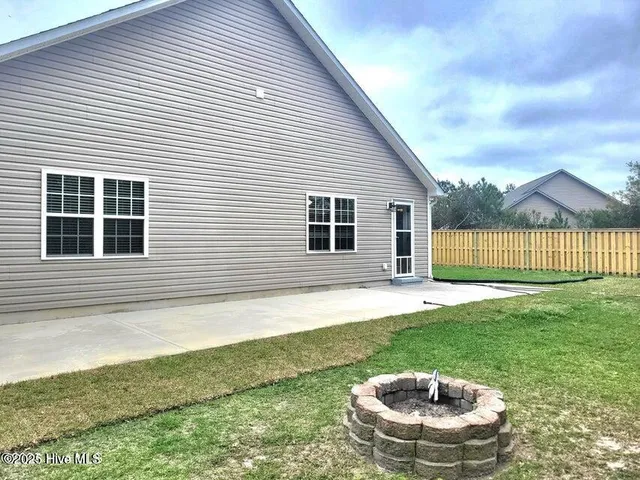 $1,800 | 1003 Summerfield Court, Jacksonville, NC 28546