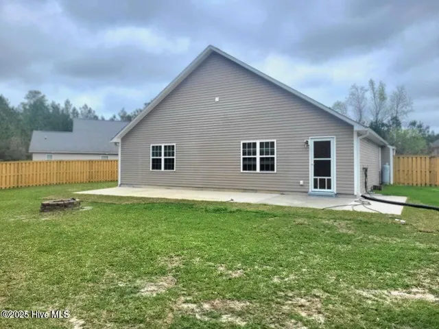 $1,800 | 1003 Summerfield Court, Jacksonville, NC 28546