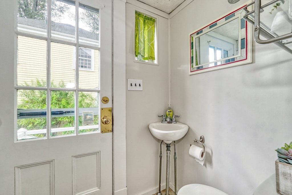76 Lovell Road Melrose, MA 02176 - Photo 32 of 42 Gallery Image 32