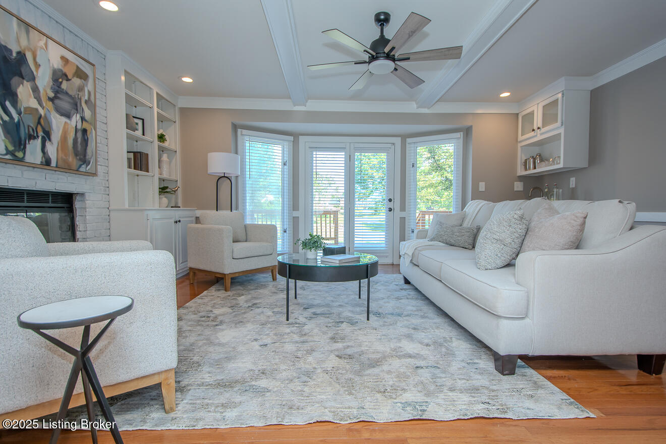 10405 Long Home Road Louisville, KY 40291 - Photo 9 of 54 Family Room