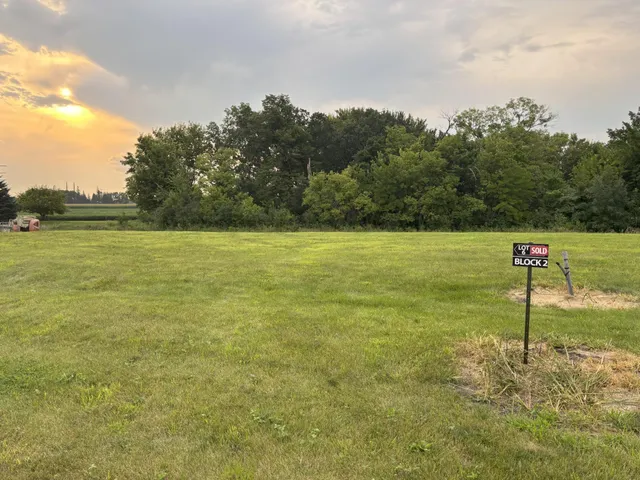 $109,000 | 1977 Lexington Lane, North Mankato, MN 56003