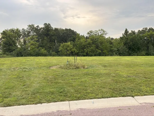 $109,000 | 1977 Lexington Lane, North Mankato, MN 56003