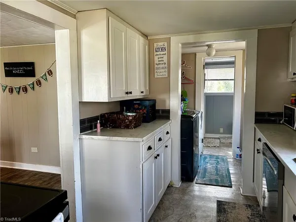 $172,500 | 1408 Essex Place Southwest, Lenoir, NC 28645