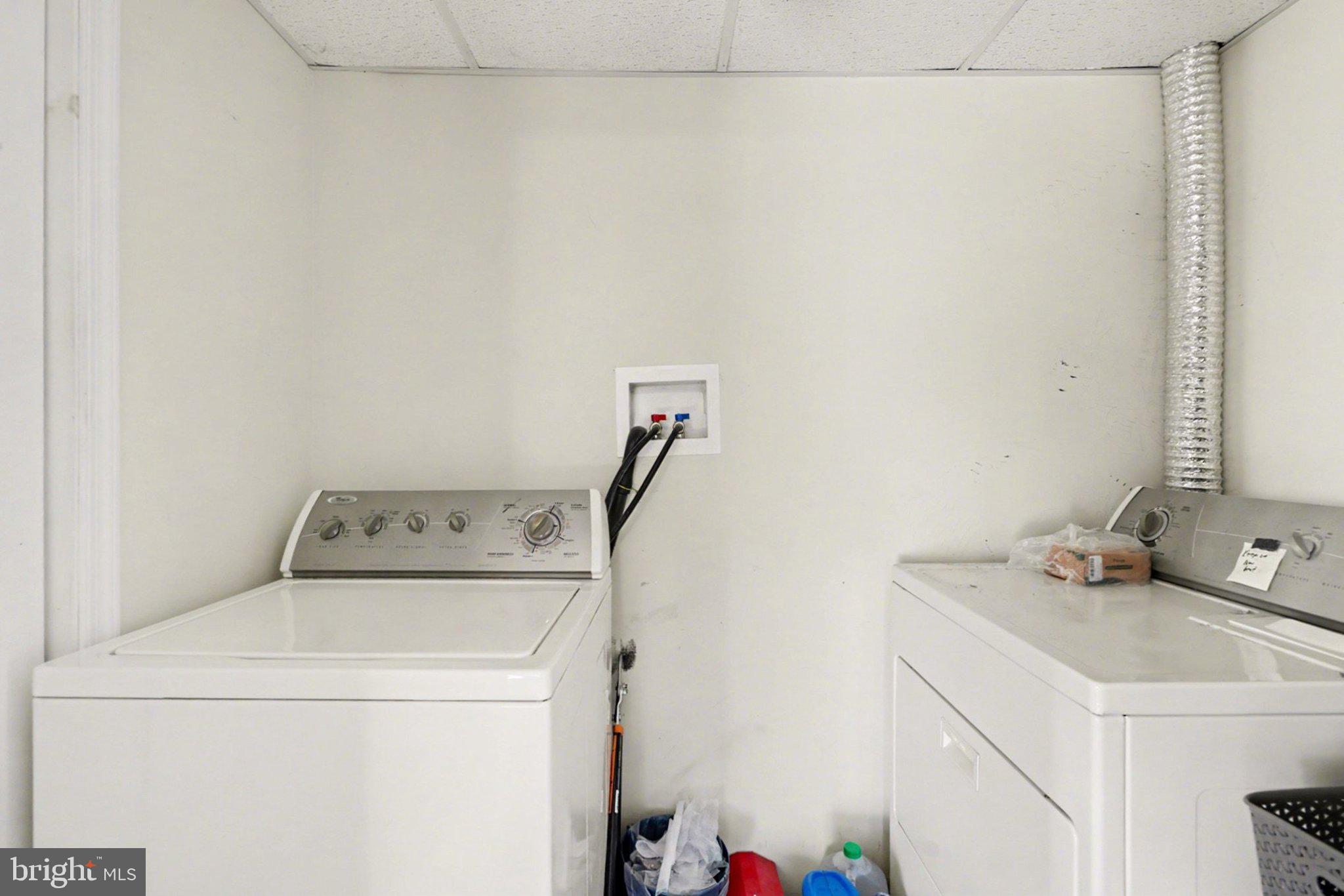 88 McAllister Church Road Carlisle, PA 17015 - Photo 28 of 43 a utility room with dryer and washer
