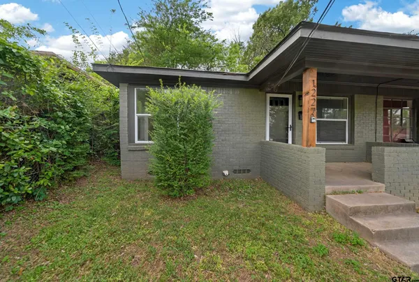 $1,325 | 1227 Augusta Avenue, Tyler, TX 75701