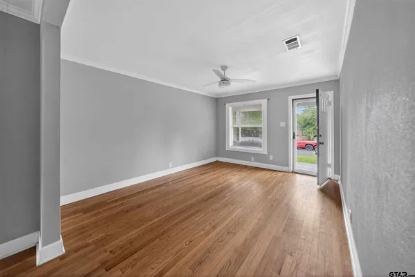 $1,325 | 1227 Augusta Avenue, Tyler, TX 75701