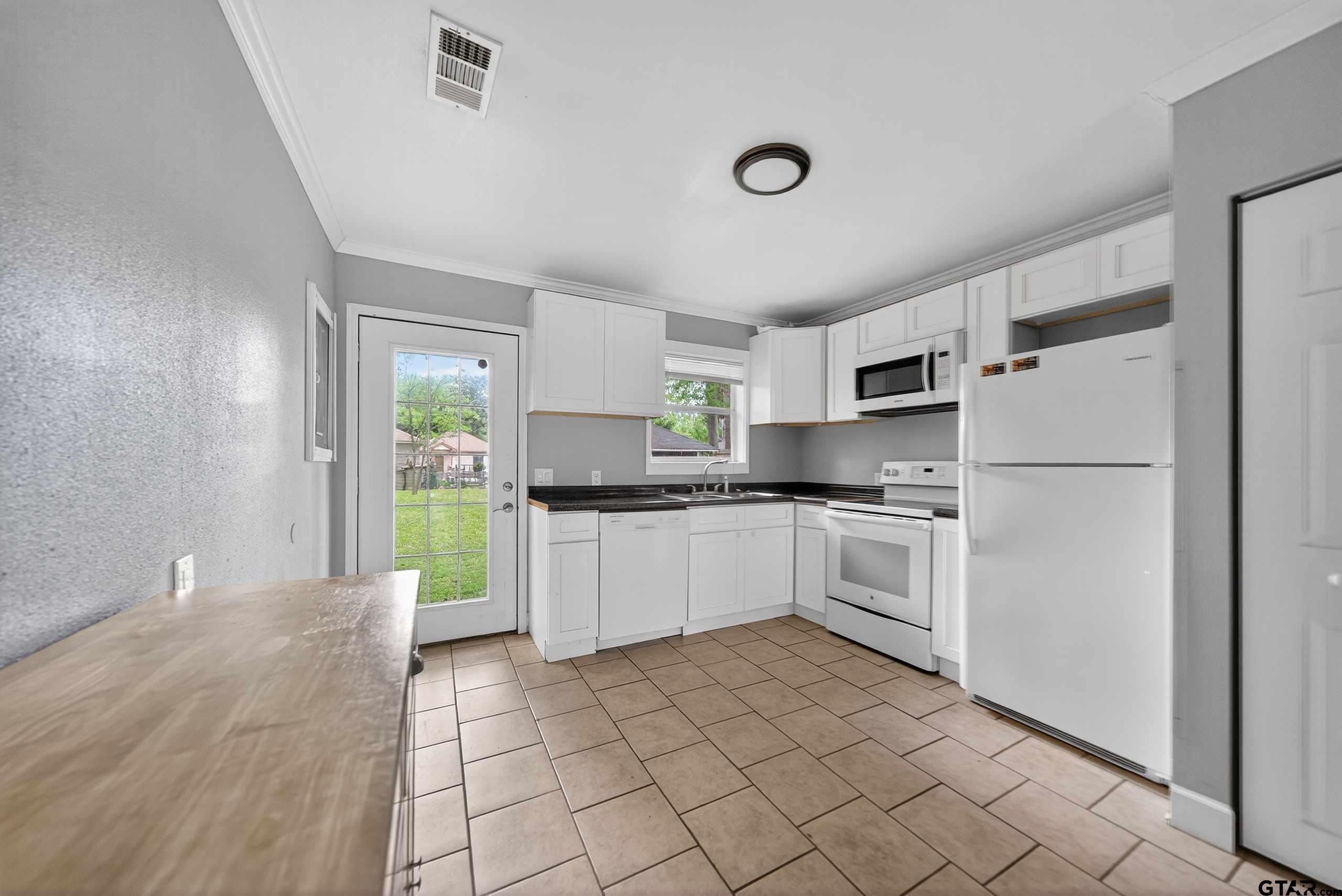 1227 Augusta Avenue Tyler, TX 75701 - Photo 10 of 29
