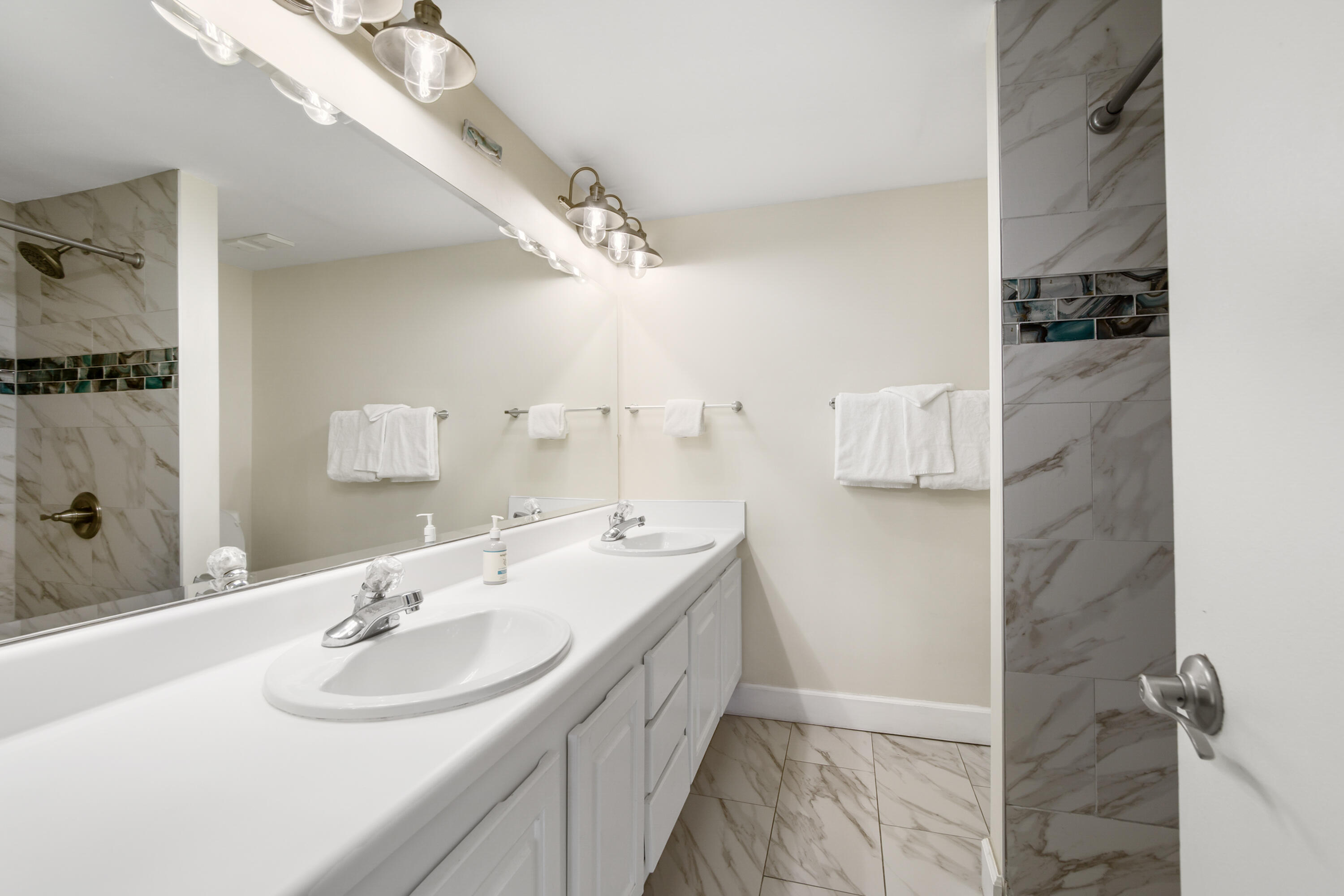23222 Front Beach Road, Unit B3506 Panama City Beach, FL 32413 - Photo 33 of 47 DSC00884