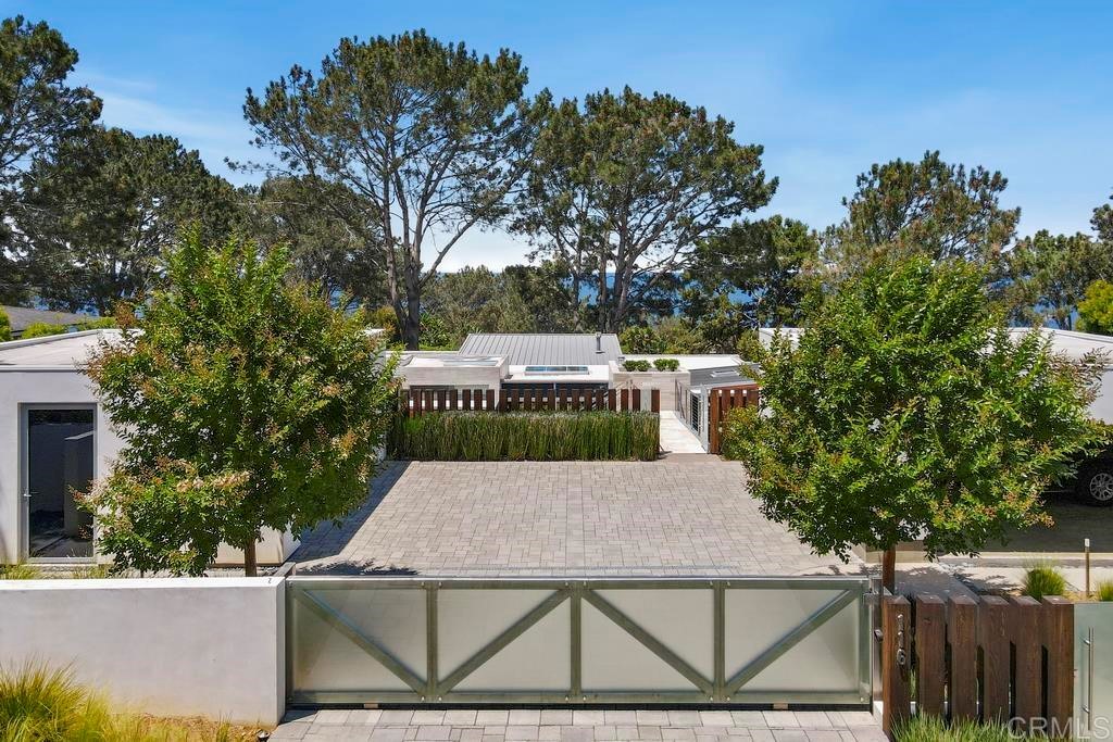 116 Nob Avenue Del Mar, CA 92014 - Photo 20 of 20 a view of a house with a yard and sitting area