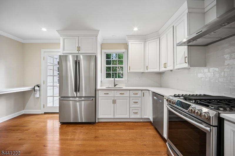 11 Wordsworth Road Short Hills, NJ 07078 - Photo 3 of 44