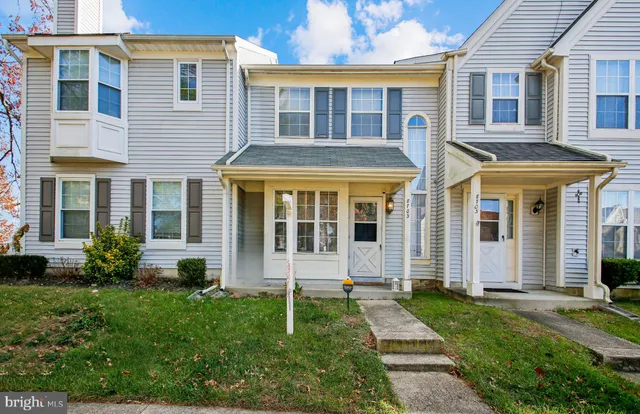 $450,000 | 8703 Village Green Court, Alexandria, VA 22309