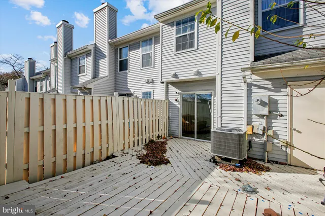 $460,000 | 8703 Village Green Court, Alexandria, VA 22309