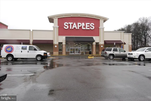 $460,000 | 8703 Village Green Court, Alexandria, VA 22309