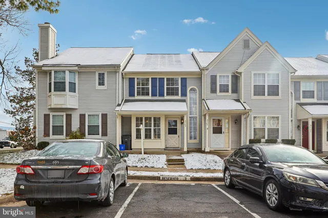 $450,000 | 8703 Village Green Court, Alexandria, VA 22309