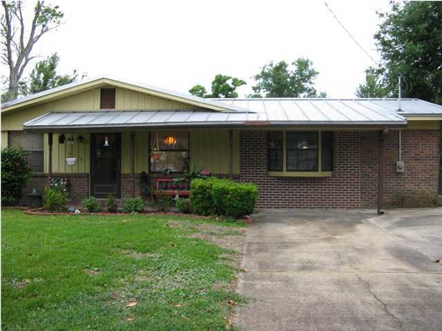 232 Deluna Road Southwest Fort Walton Beach, FL 32548 - Photo 1 of 24 Primary Photo