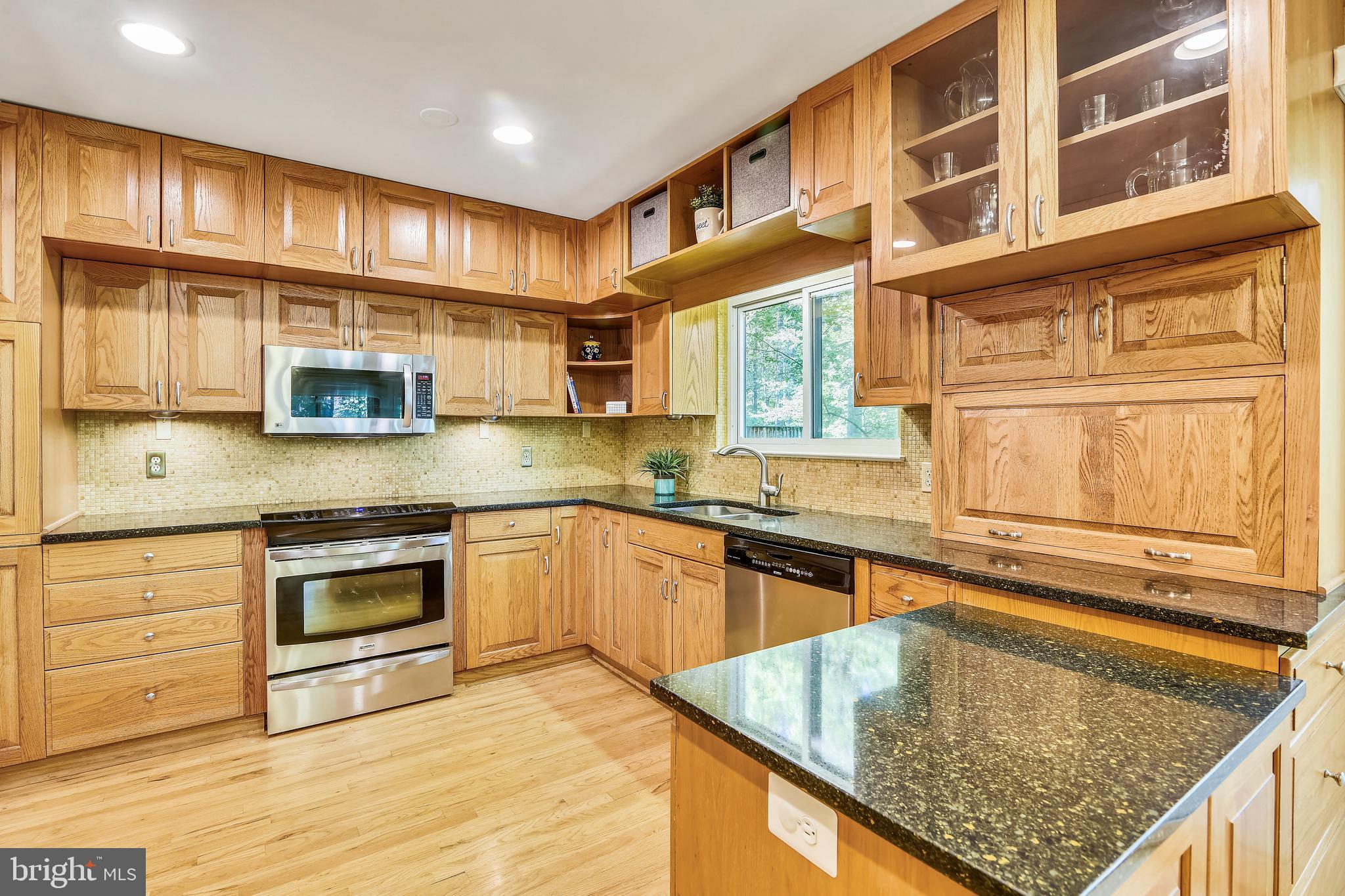 11966 Greywing Court Reston, VA 20191 - Photo 15 of 79 Kitchen