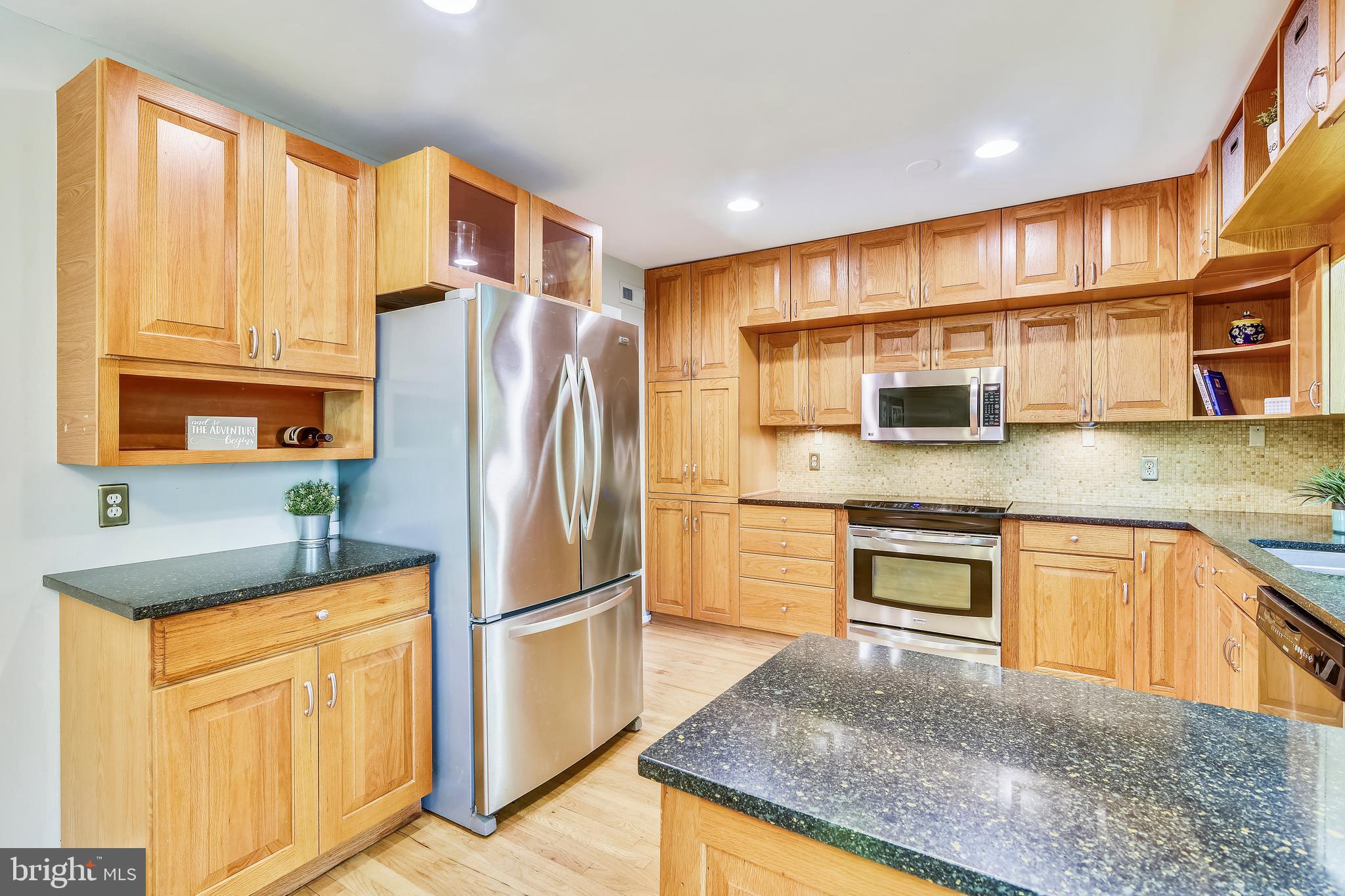 11966 Greywing Court Reston, VA 20191 - Photo 17 of 79 Kitchen