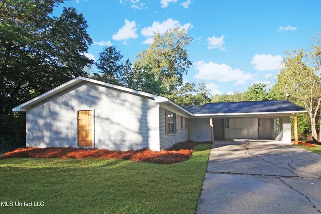 $214,000 | 703 Lindale Street, Clinton, MS 39056