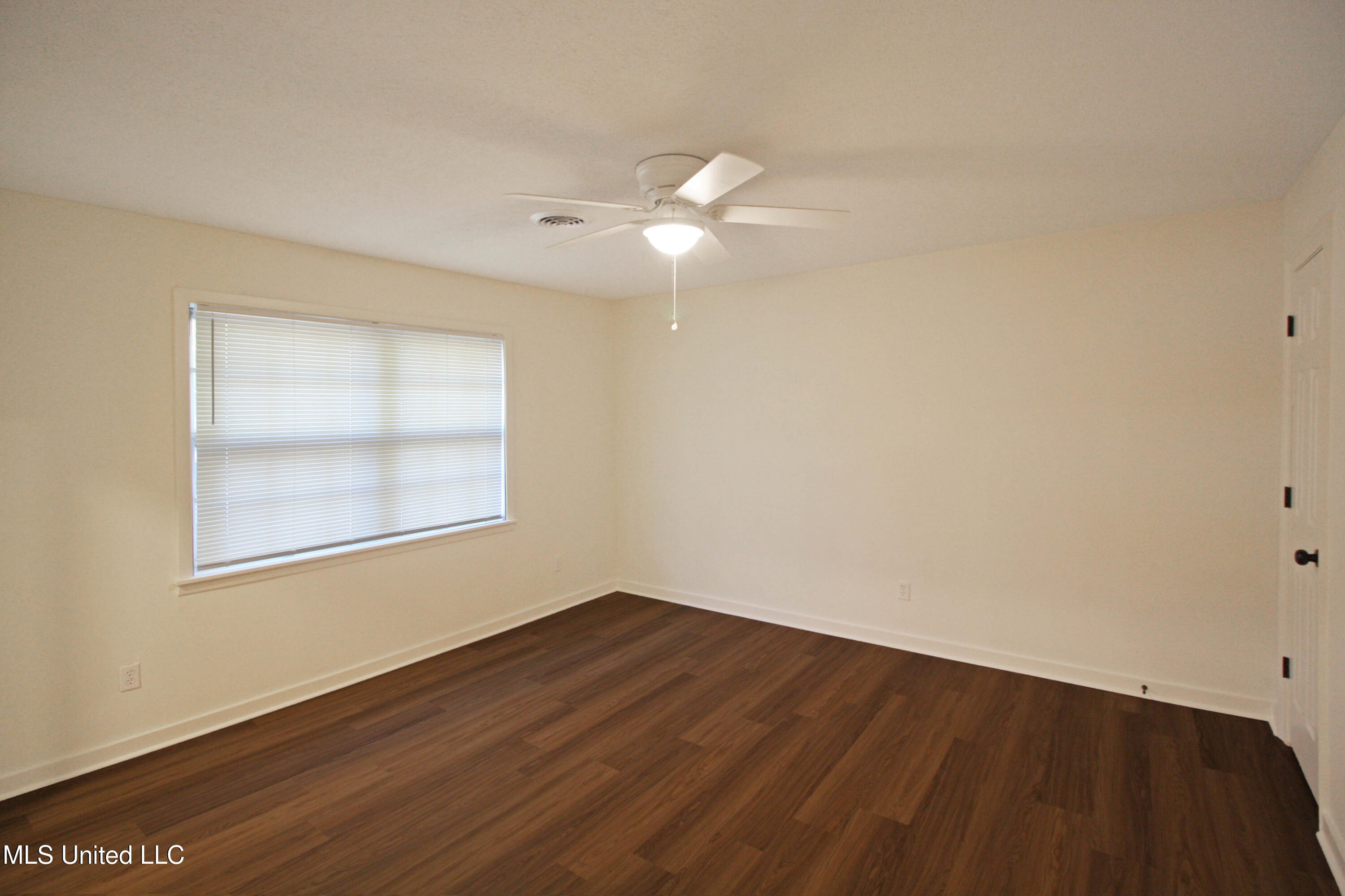 703 Lindale Street Clinton, MS 39056 - Photo 14 of 30 IMG_9200