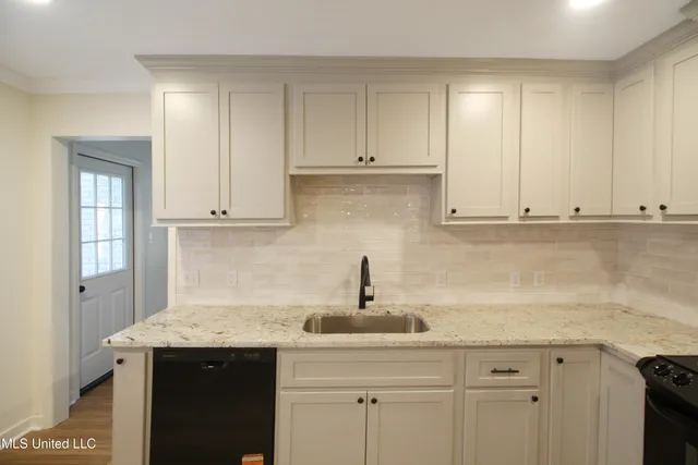 $199,900 | 703 Lindale Street, Clinton, MS 39056