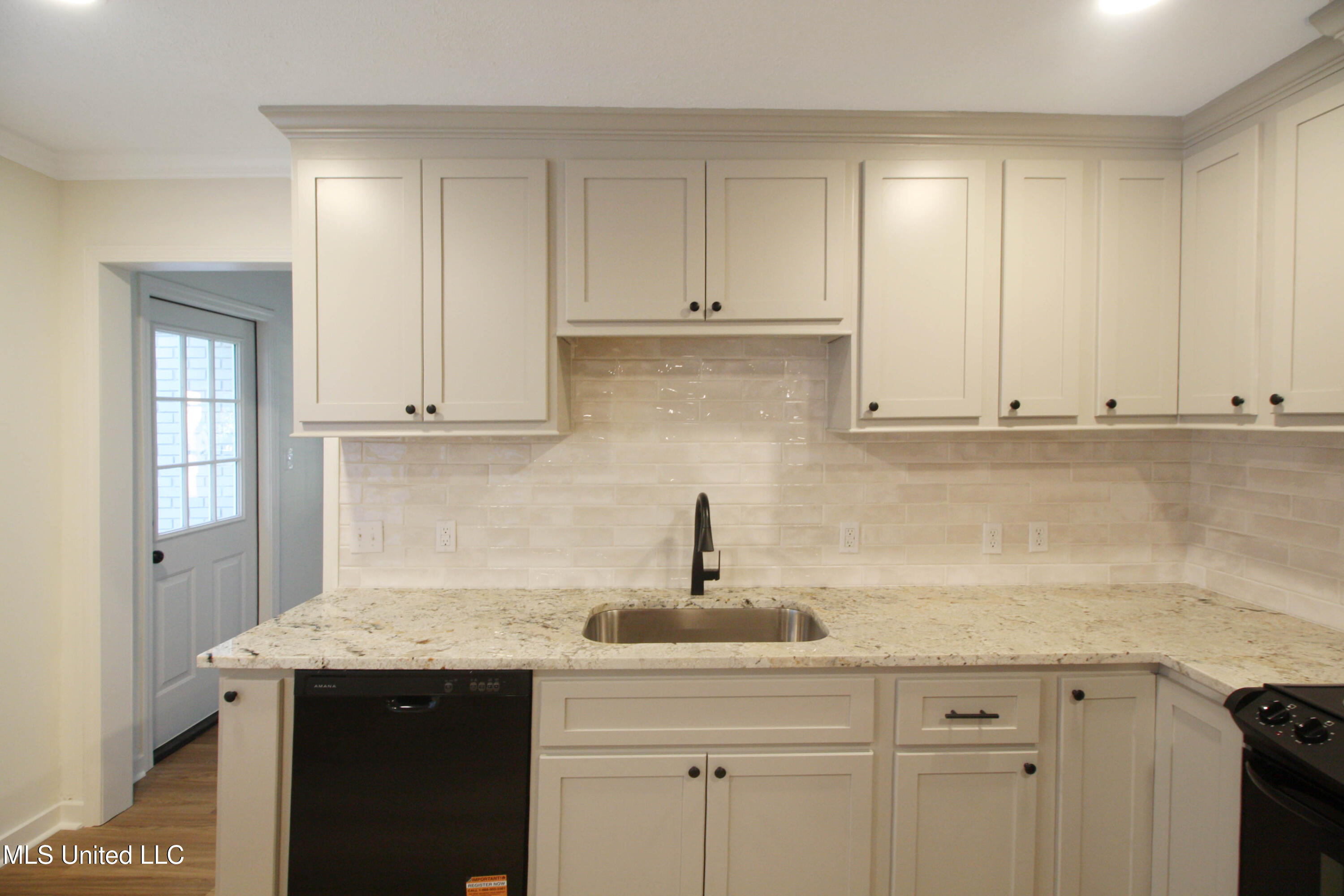 703 Lindale Street Clinton, MS 39056 - Photo 6 of 30 IMG_9148