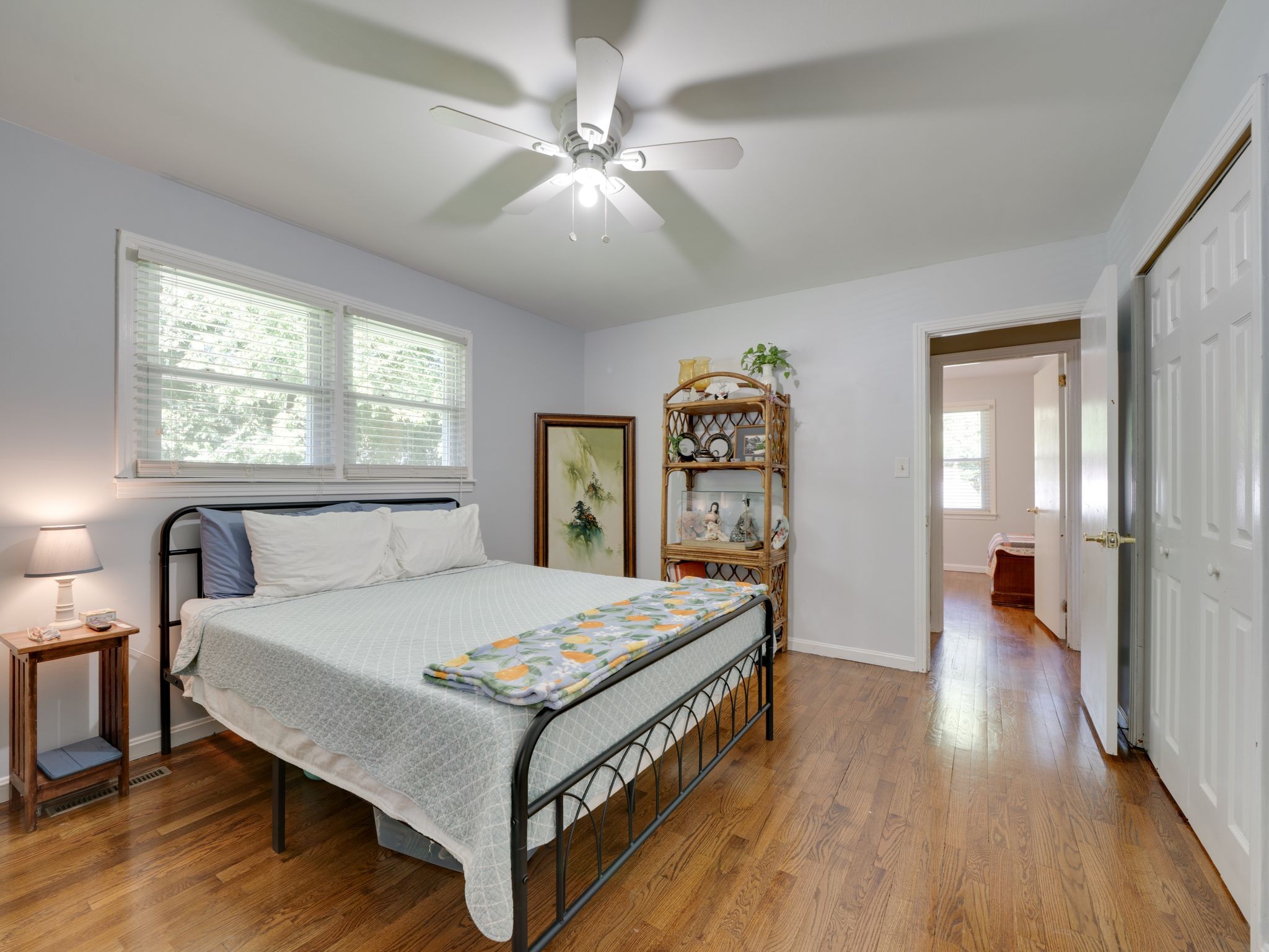 125 The Trace Dover, TN 37058 - Photo 13 of 29 a living room with a bed and a table