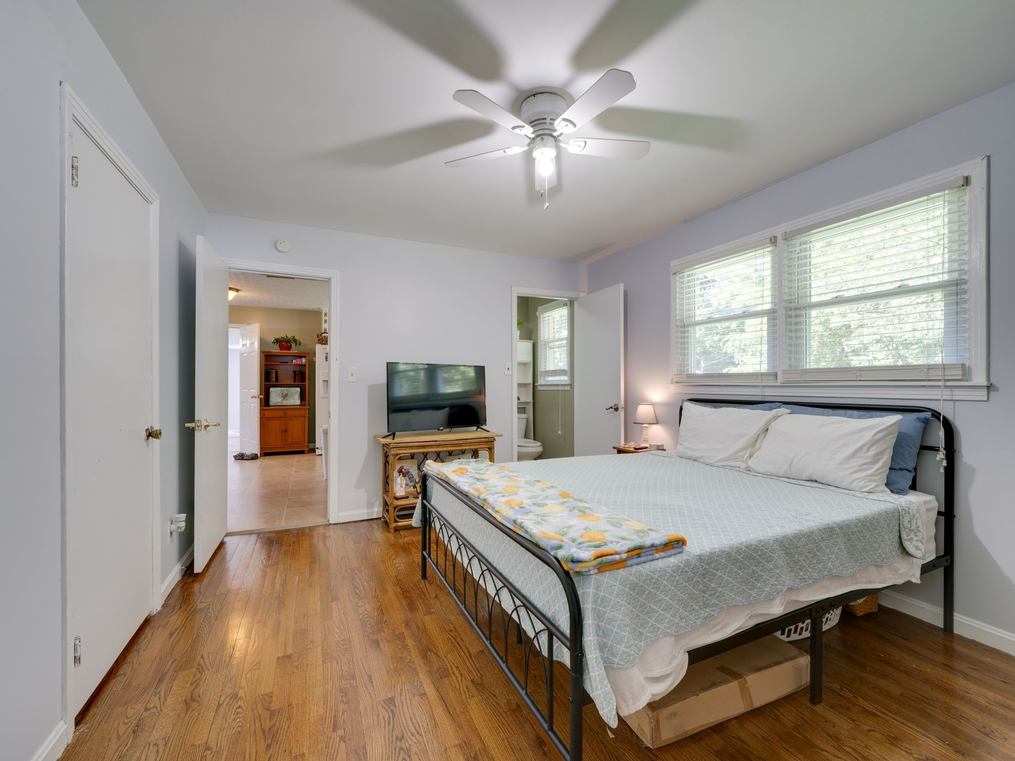 125 The Trace Dover, TN 37058 - Photo 14 of 29 a living room with a bed and a flat screen tv