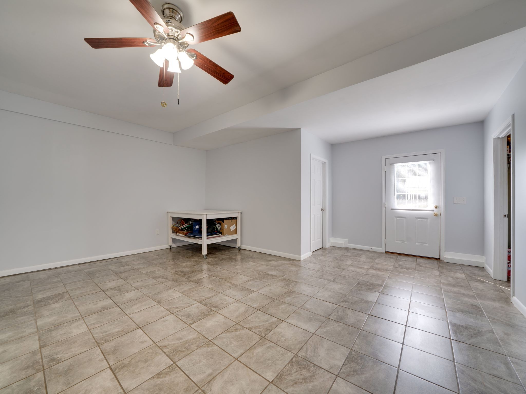 125 The Trace Dover, TN 37058 - Photo 21 of 29 an empty room with windows and fan