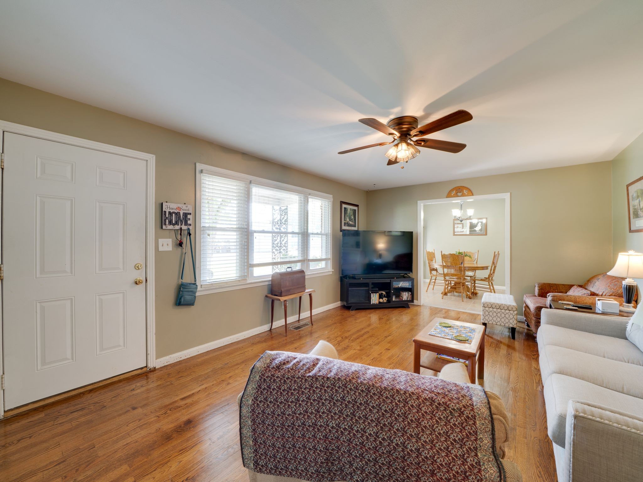 125 The Trace Dover, TN 37058 - Photo 6 of 29 a living room with furniture and a large window