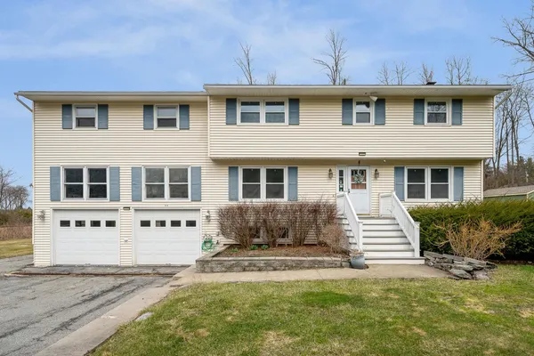 $649,999 | 166 Lakeview Drive, Shelburne, VT 05482