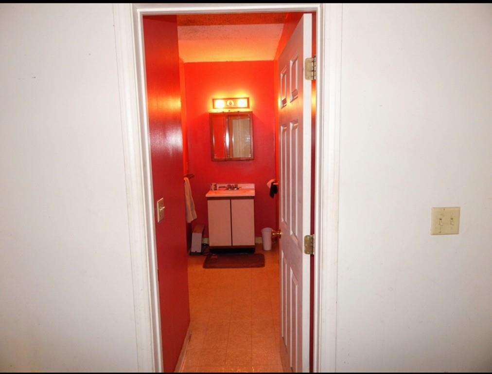 21 Burr Street Springfield, MA 01109 - Photo 11 of 21 Gallery Image 11