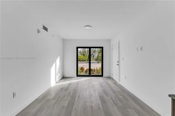 $1,975 | 175 Northwest 160th Street, Unit 115, North Miami Beach, FL 33169