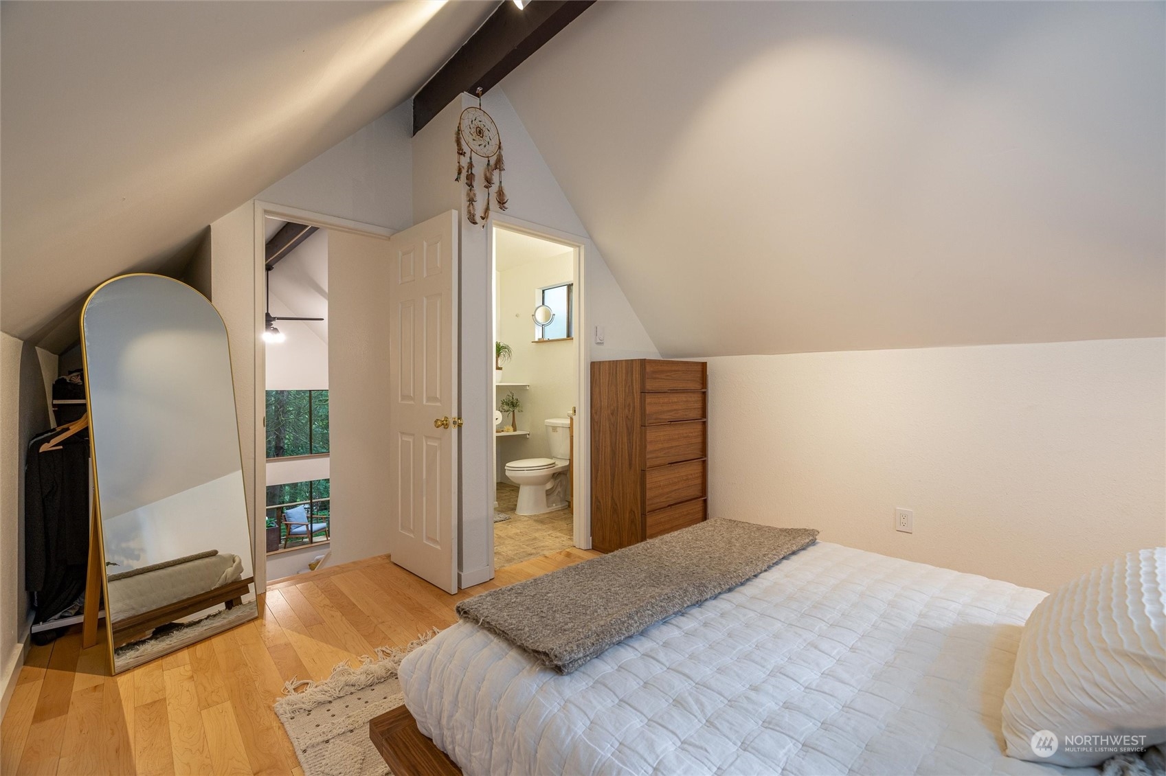 32-34 Maple Court Bellingham, WA 98229 - Photo 18 of 31 a bedroom with a bed and a television