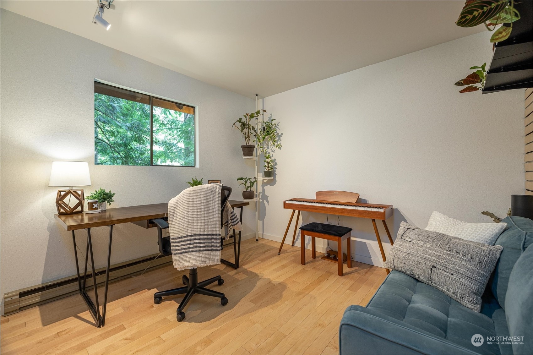 32-34 Maple Court Bellingham, WA 98229 - Photo 20 of 31 a workspace with furniture and a window