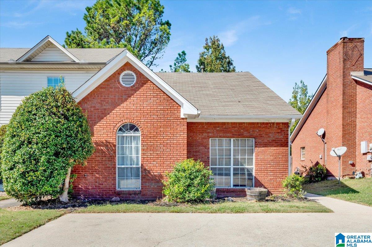 245 Cambrian Ridge Trail Pelham, AL 35124 - Photo 2 of 16