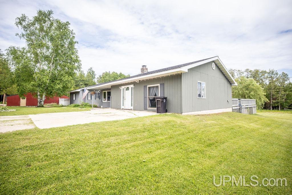 5626 River Road Manistique, MI 49854 - Photo 7 of 69