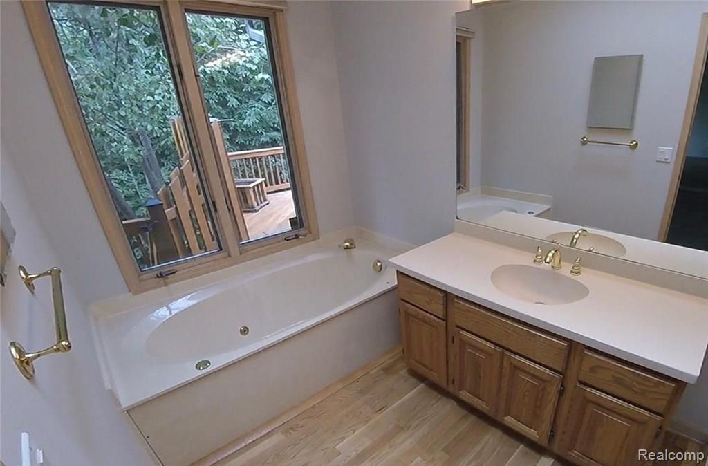 6693 Ridgeview Drive Clarkston, MI 48346 - Photo 17 of 37