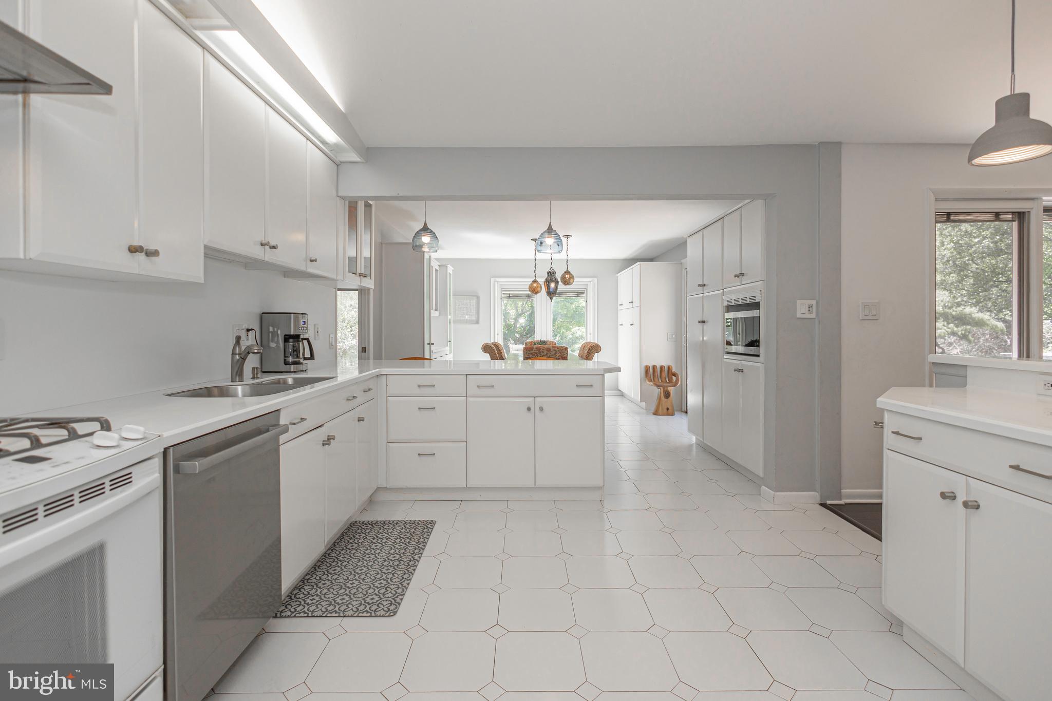 661 Nancy Road Yardley, PA 19067 - Photo 17 of 72