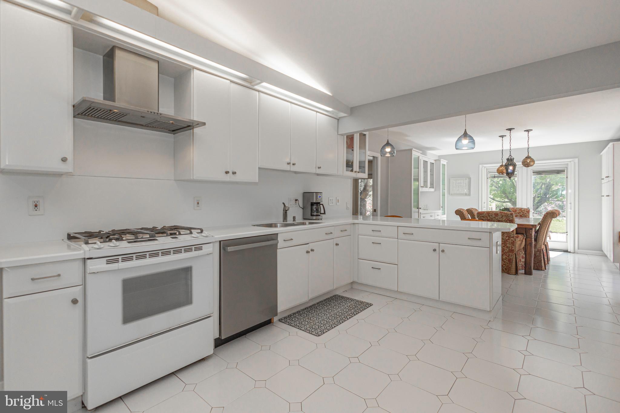 661 Nancy Road Yardley, PA 19067 - Photo 19 of 72