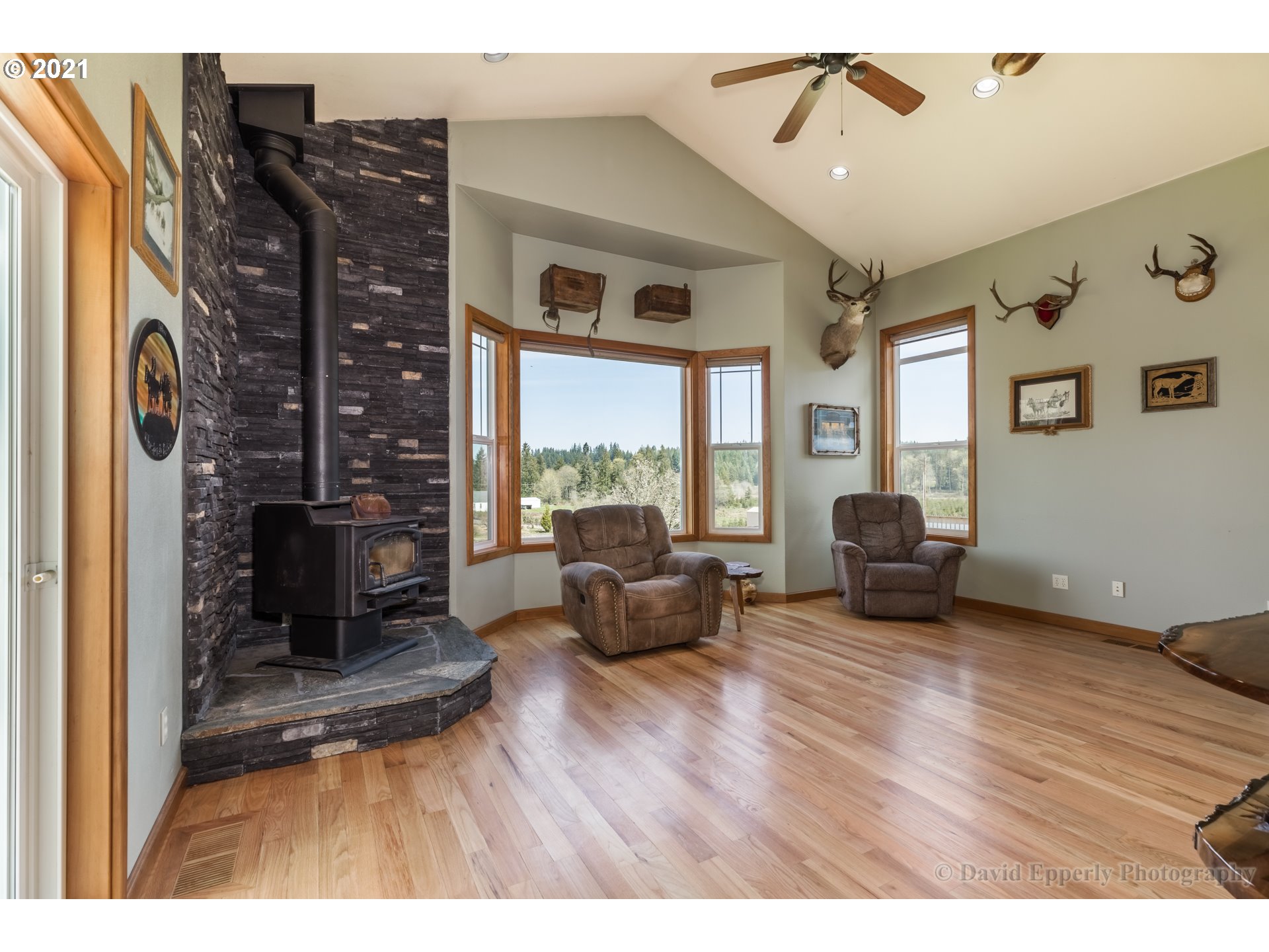 75077 Larson Road Rainier, OR 97048 - Photo 5 of 30 Gallery Image 5