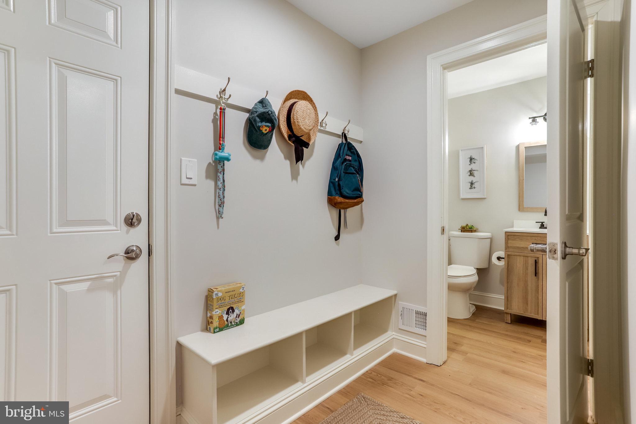 11208 Hunting Horn Lane Reston, VA 20191 - Photo 30 of 69 Mudroom area