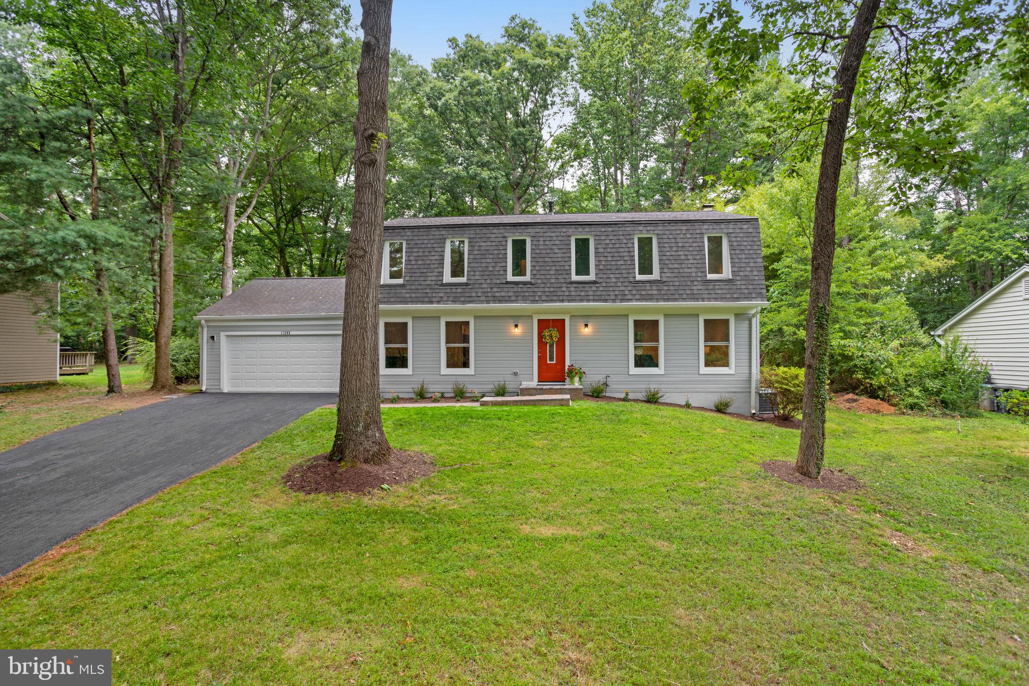 11208 Hunting Horn Lane Reston, VA 20191 - Photo 4 of 69 Nestled in trees