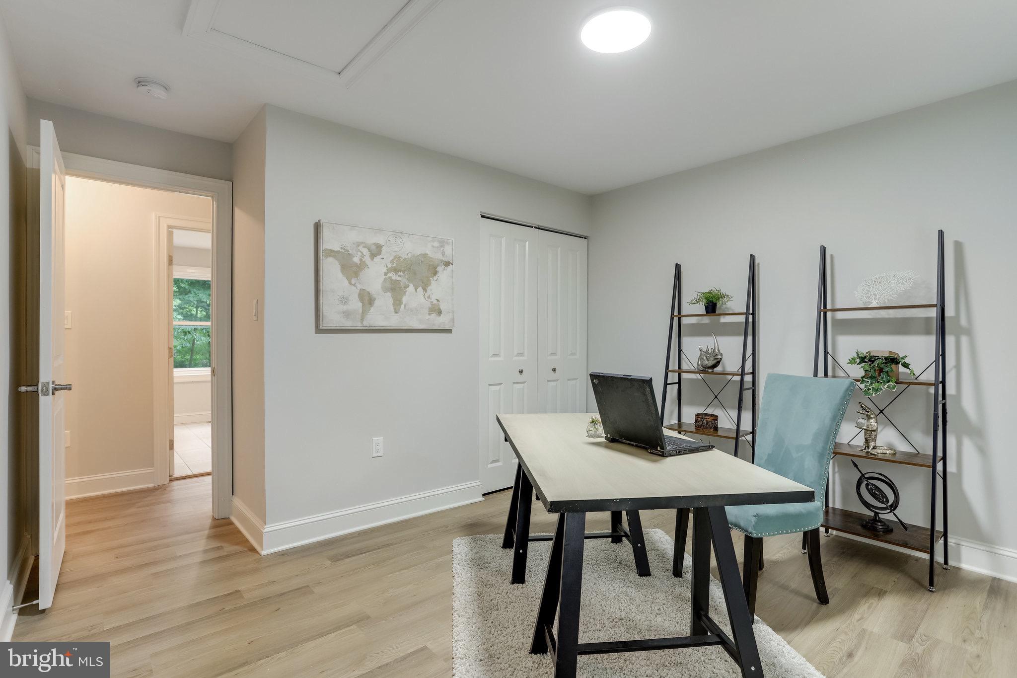 11208 Hunting Horn Lane Reston, VA 20191 - Photo 42 of 69 3rd bedroom
