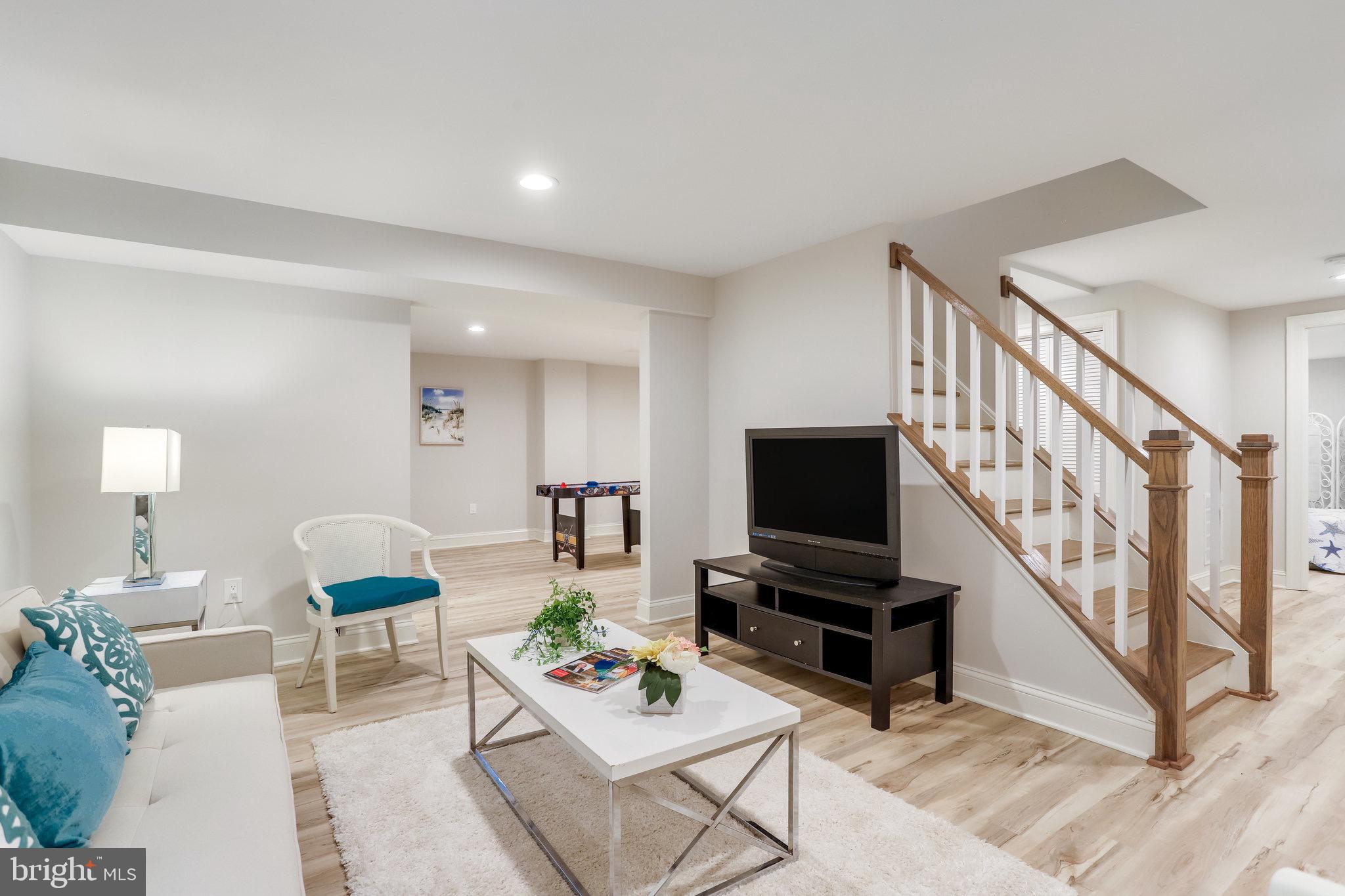 11208 Hunting Horn Lane Reston, VA 20191 - Photo 46 of 69 Lower level Den